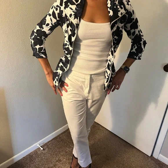 Joseph Ribkoff Navy and White Floral Blazer - Picture 8 of 11